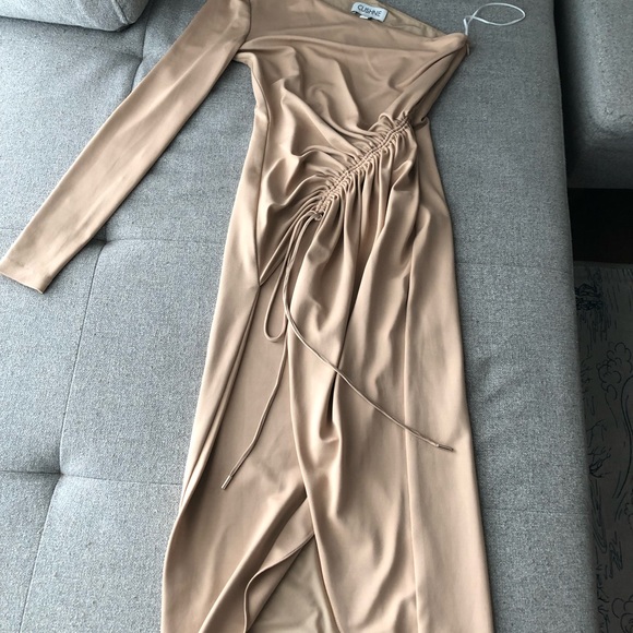 Cushnie one sleeve asymmetrical dress in “latte” - Picture 2 of 4
